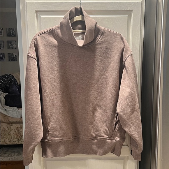 ALO Yoga Hazy Mockneck Pullover Sweatshirt in Mushroom Heather - Picture 2 of 4